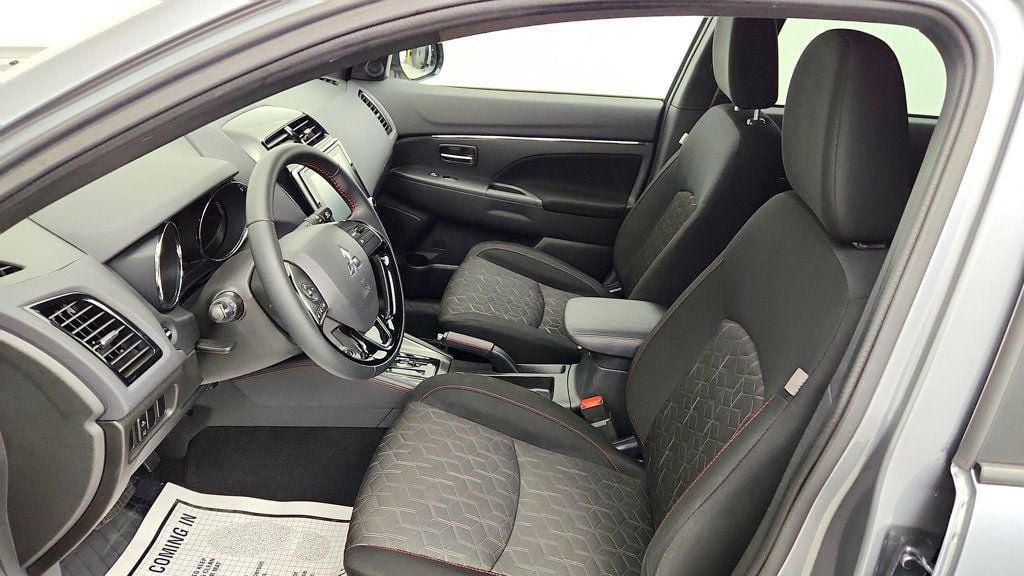 Used 2025 Mitsubishi Outlander Sport AWD image 18