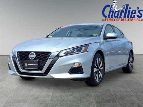 Certified 2022 Nissan Altima 2.5 SV image 1