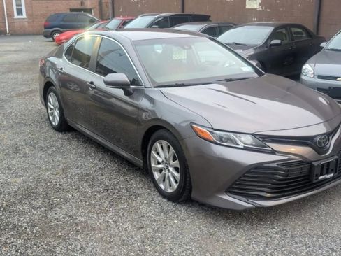 Used 2018 Toyota Camry LE w/ Convenience Package image 3