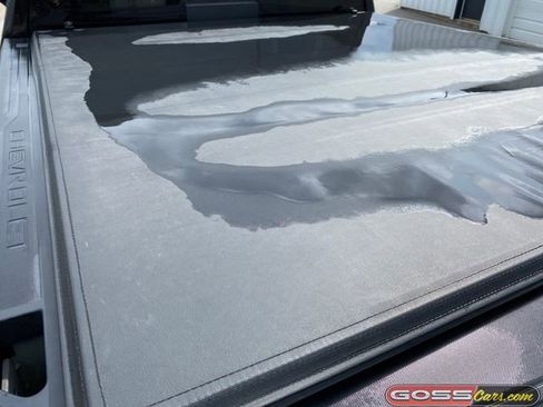 Used 2021 Chevrolet Silverado 1500 High Country w/ Technology Package image 9