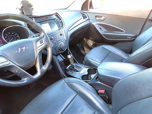 Used 2017 Hyundai Santa Fe Sport FWD image 19