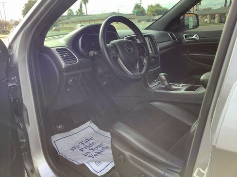 Used 2018 Jeep Grand Cherokee Altitude image 7