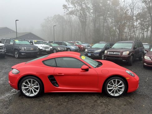 Used 2019 Porsche 718 Cayman Base image 4