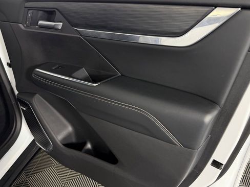 Used 2025 GMC Acadia Elevation image 35