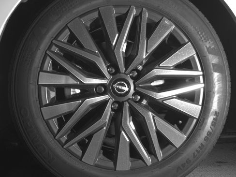 Used 2025 Nissan Altima 2.5 SV FWD image 12