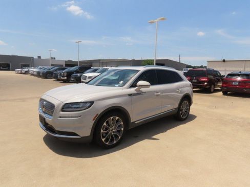 Used 2023 Lincoln Nautilus Reserve w/ Equipment Group 201A AWD/4WD image 2