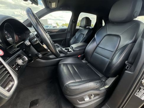 Used 2019 Porsche Cayenne image 17