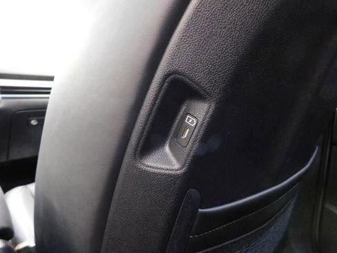 Used 2025 Kia Sorento SX image 39