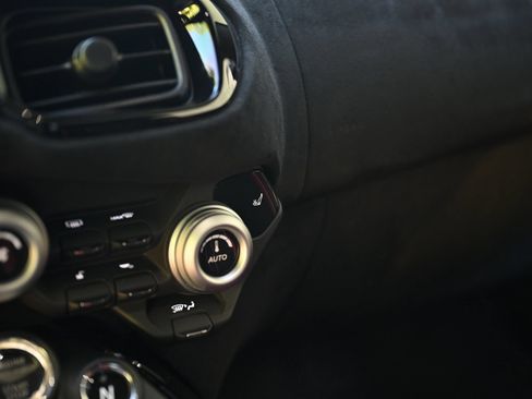 Used 2020 Aston Martin V8 Vantage Coupe RWD image 34