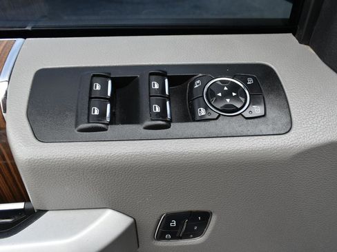 Used 2017 Ford F150 Lariat w/ Equipment Group 501A Mid AWD/4WD image 42