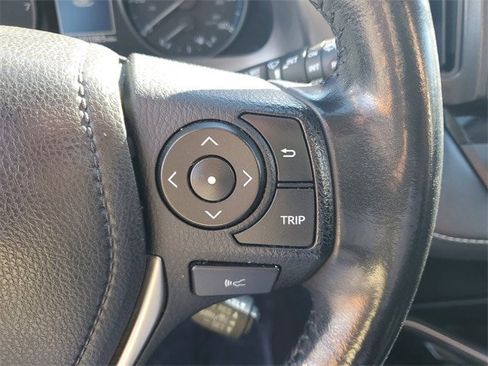 Used 2018 Toyota RAV4 XLE image 20