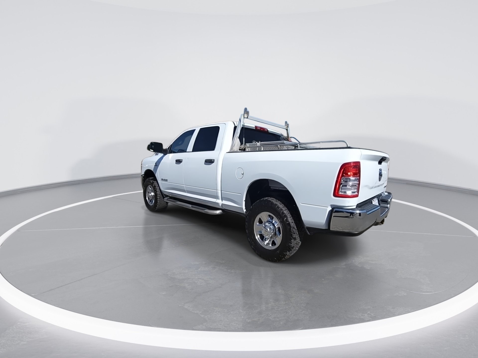 Used 2022 RAM 2500 Tradesman w/ Chrome Appearance Group AWD/4WD image 6