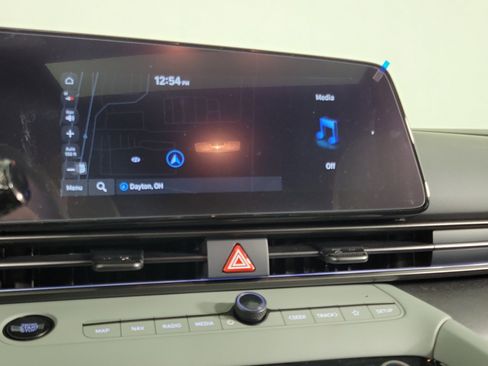 New 2025 Hyundai Elantra Limited image 15