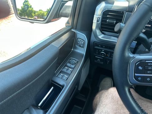 Used 2022 Ford F150 Lariat w/ Equipment Group 502A High AWD/4WD image 11