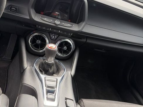 Used 2018 Chevrolet Camaro SS image 8