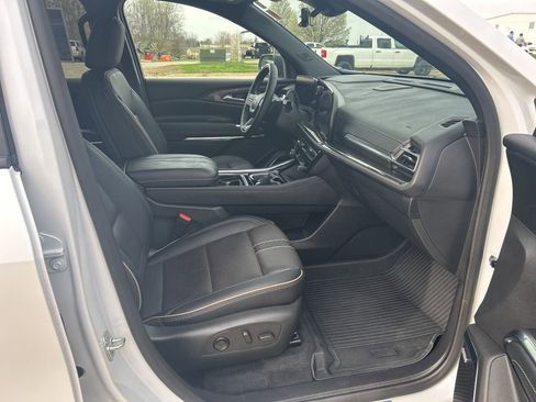 Used 2025 Chevrolet Traverse High Country image 24