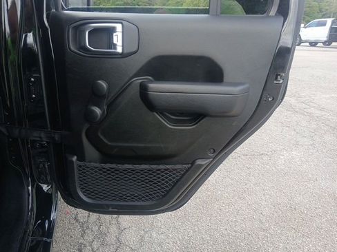 Used 2023 Jeep Gladiator Sport AWD/4WD image 20