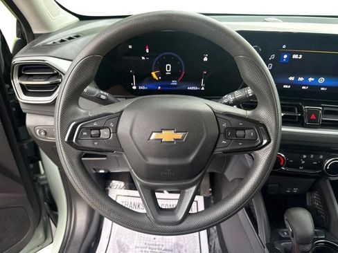 Used 2025 Chevrolet TrailBlazer LT FWD image 15