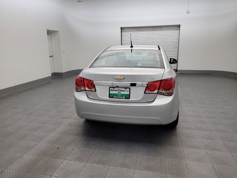Used 2014 Chevrolet Cruze LT w/ Technology Package FWD image 7