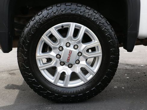 Used 2024 GMC Sierra 2500 SLT w/ SLT Convenience Package AWD/4WD image 39