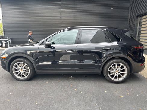 Certified 2022 Porsche Cayenne S image 2
