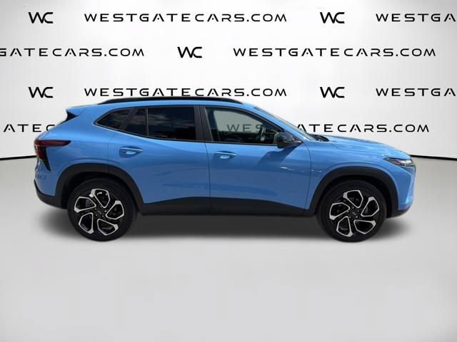 Used 2024 Chevrolet Trax RS w/ Sunroof Package FWD image 5