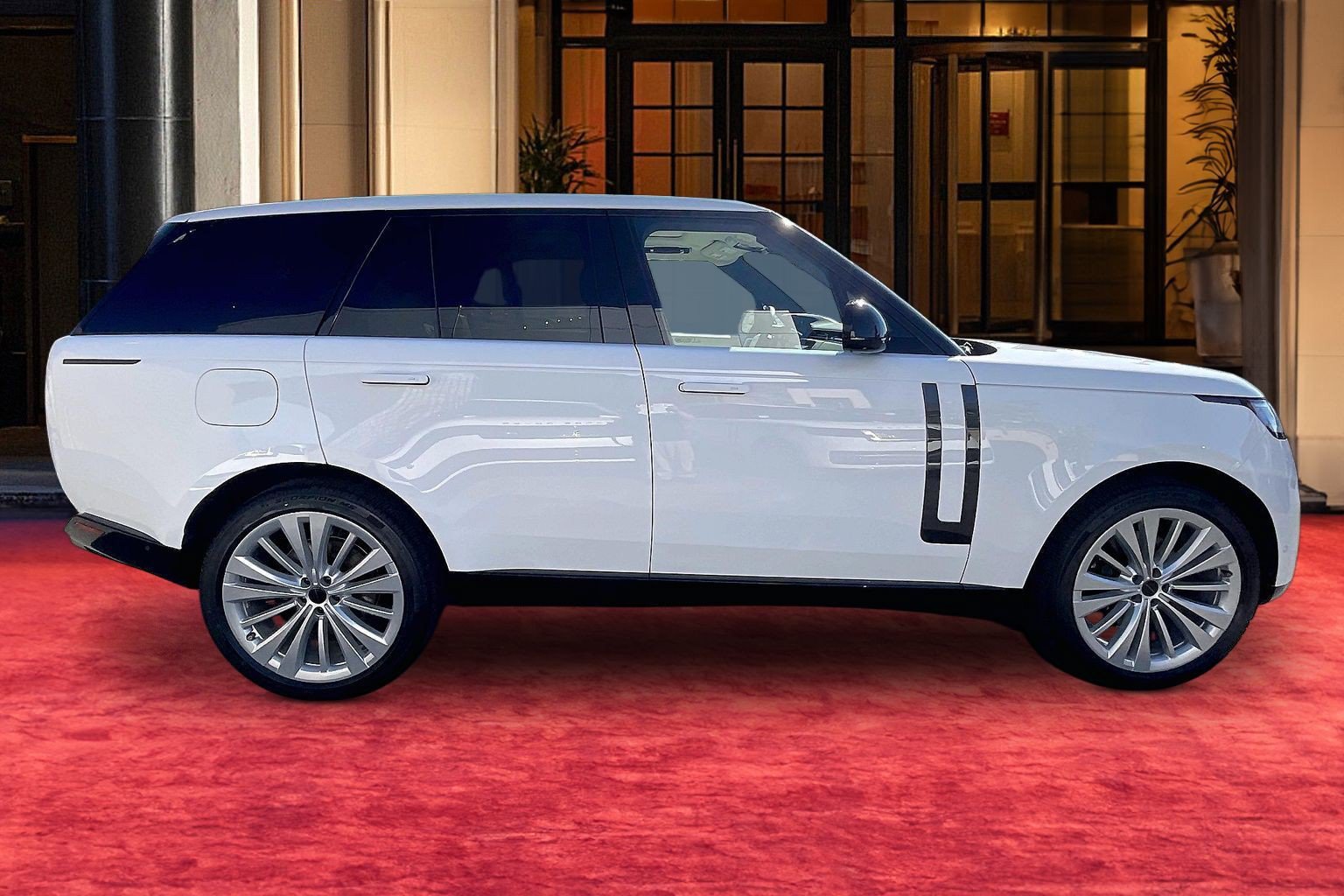 New 2026 Land Rover Range Rover SE AWD/4WD image 6