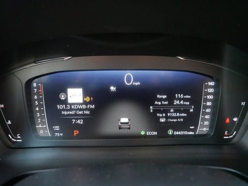 Used 2025 Honda Pilot Black Edition image 29
