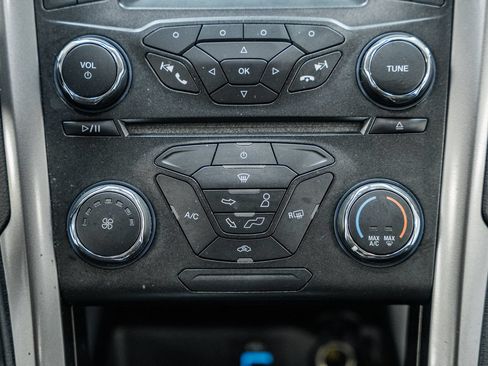 Used 2017 Ford Fusion SE FWD image 26