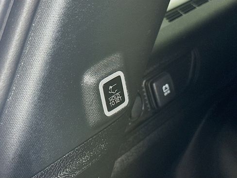 Used 2024 Jeep Grand Cherokee Altitude image 27