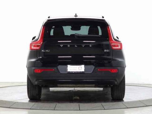 Certified 2025 Volvo XC40 B5 Plus image 9