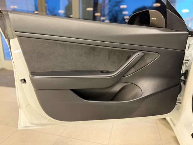 Used 2021 Tesla Model 3 Standard Range Plus RWD image 18