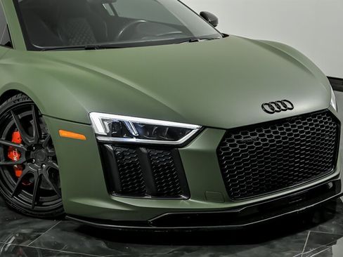 Used 2017 Audi R8 V10 plus AWD/4WD image 2