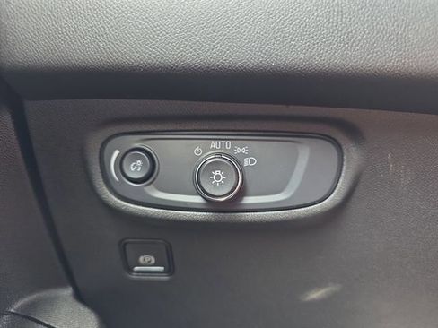 Used 2024 GMC Terrain SLE AWD/4WD image 25