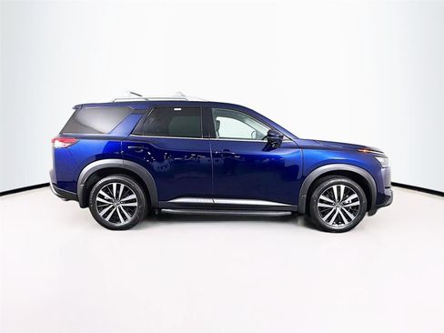Used 2025 Nissan Pathfinder Platinum AWD/4WD image 8