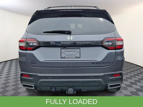 Used 2025 Honda Pilot Black Edition image 8