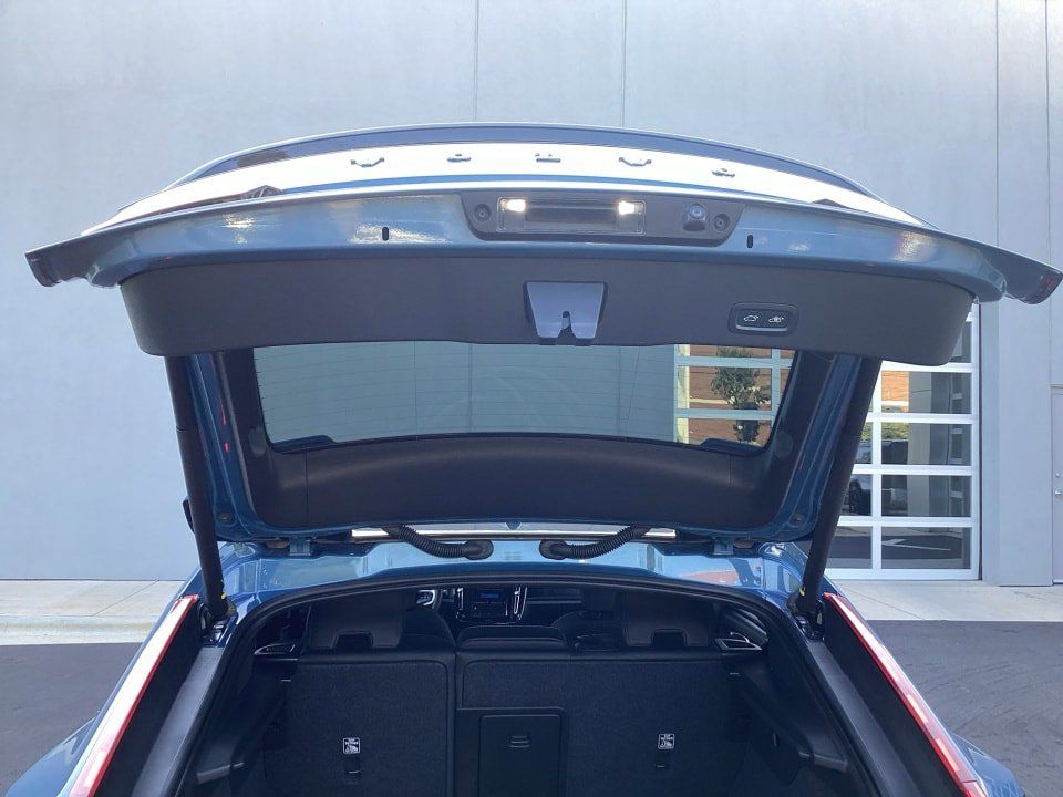 Certified 2023 Volvo C40 P8 Recharge Ultimate AWD/4WD image 18