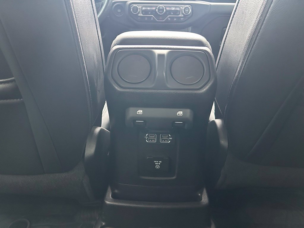 Used 2018 Jeep Wrangler Unlimited Sahara w/ Cold Weather Group AWD/4WD image 17