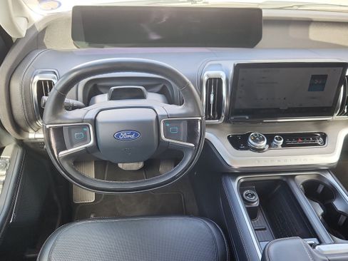 Used 2025 Ford Expedition Max Platinum AWD/4WD image 14
