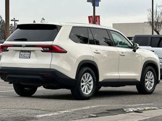 Used 2024 Toyota Grand Highlander XLE video 2