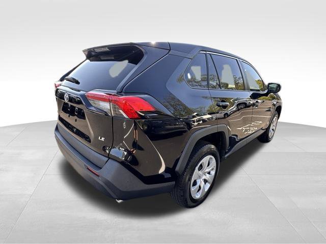 Used 2024 Toyota RAV4 LE FWD image 7
