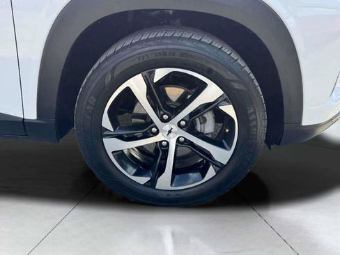 Used 2025 Chevrolet Trax RS w/ Sunroof Package FWD image 61
