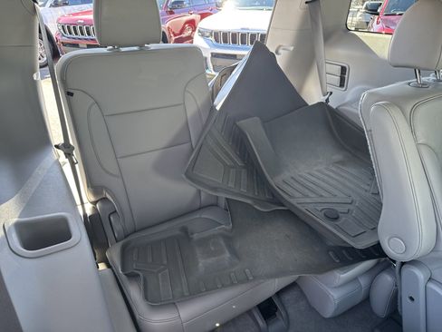 Used 2021 GMC Acadia SLT image 21