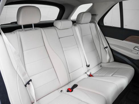 Certified 2025 Mercedes-Benz GLE 350 4MATIC image 11