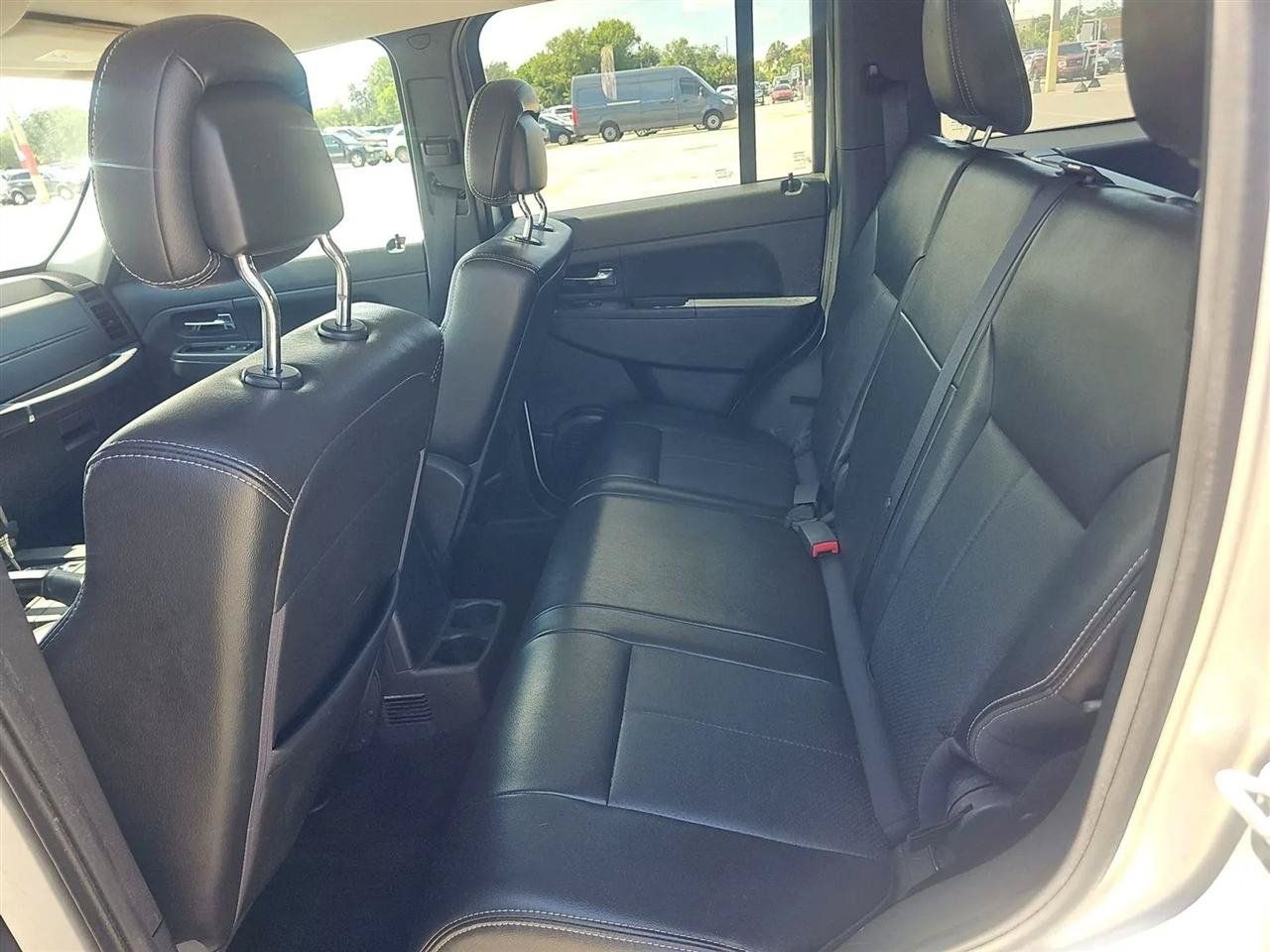 Used 2012 Jeep Liberty Sport RWD image 13