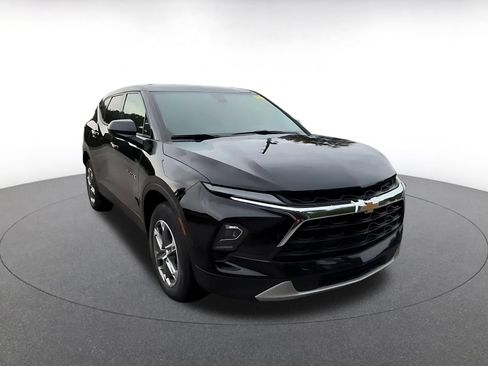 Used 2026 Chevrolet Blazer LT AWD/4WD image 3