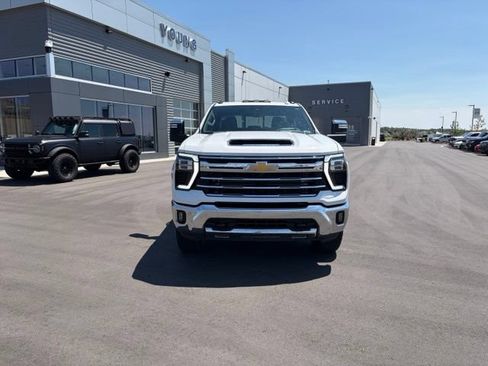 Used 2025 Chevrolet Silverado 3500 LTZ w/ LTZ Premium Package AWD/4WD image 11