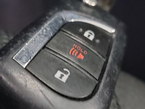 Used 2021 Toyota RAV4 LE AWD/4WD image 31
