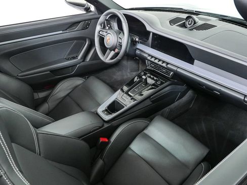 Certified 2026 Porsche 911 Targa 4 GTS AWD/4WD image 35
