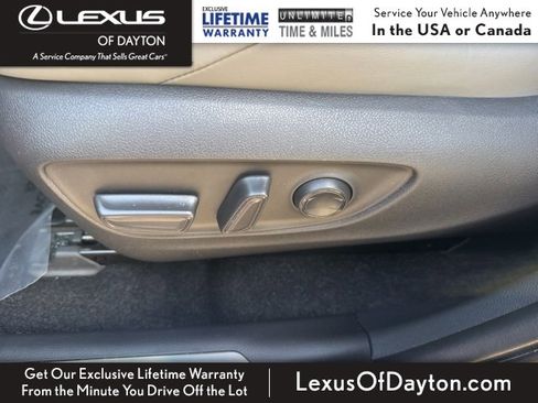 Used 2023 Toyota Venza XLE image 15